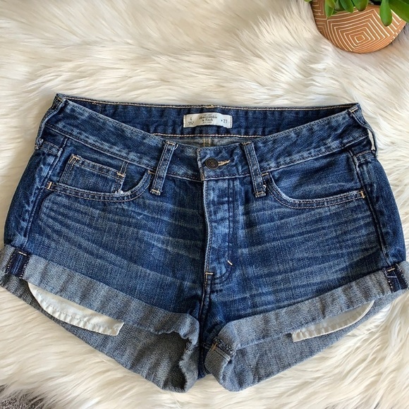 abercrombie & fitch • cuffed cutoff denim shorts - Picture 2 of 11
